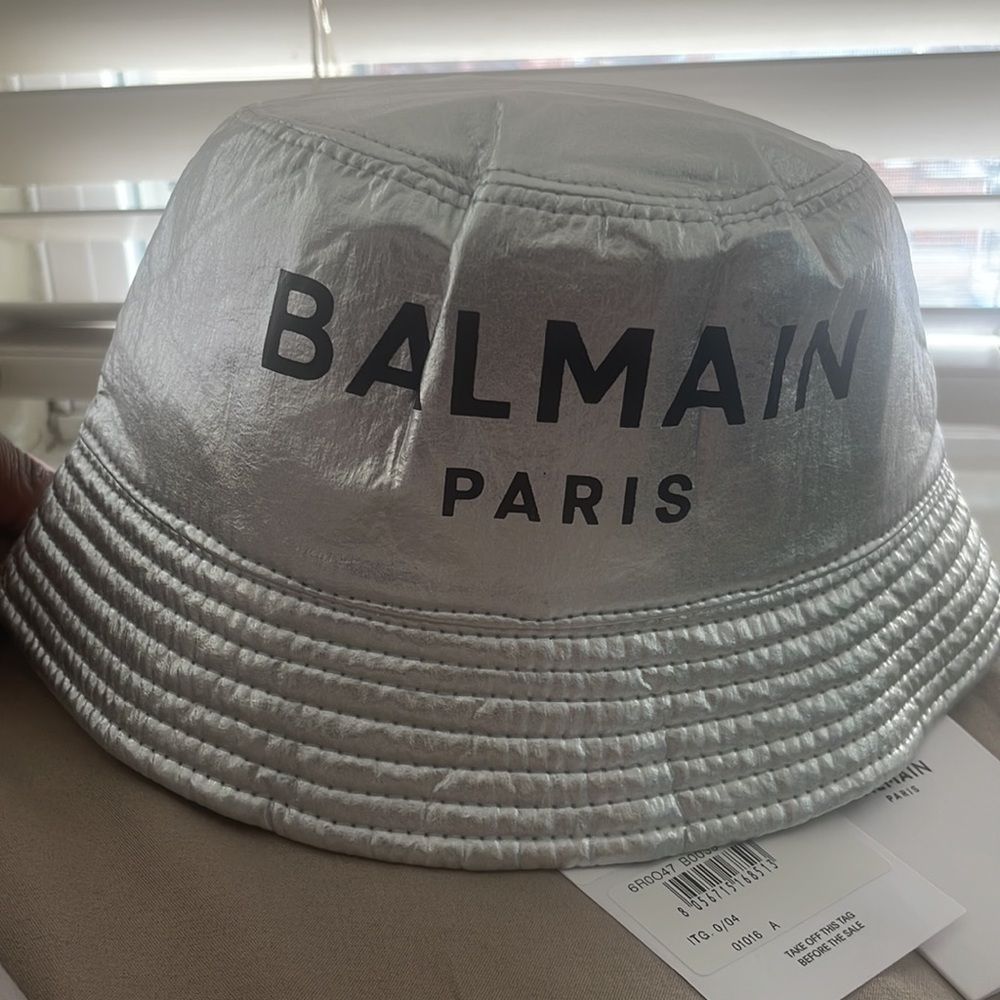 Kids Silver Balmain Bucket Hat BRAND NEW with tags . Size 2